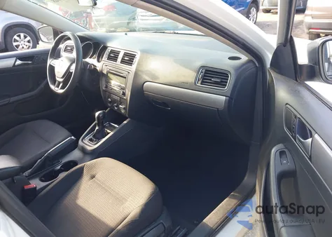 2015 Volkswagen Jetta 1.8T Se из США, поврежденный, VIN 3VWD17AJ6FM321669